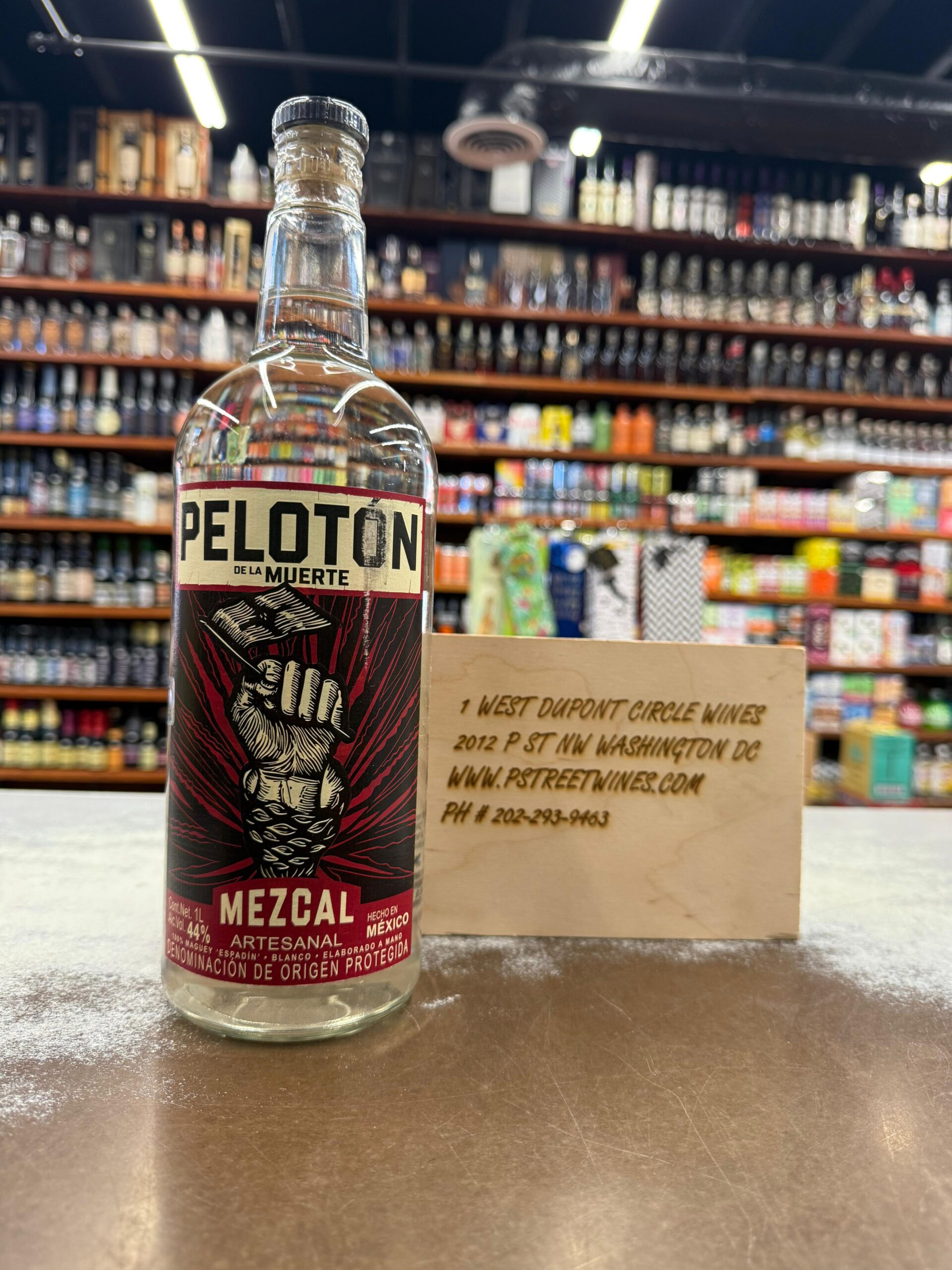 Peloton De La Muerte Mezcal 1 Liter Peloton De La Muerte Mezcal 1 Liter - Image 1